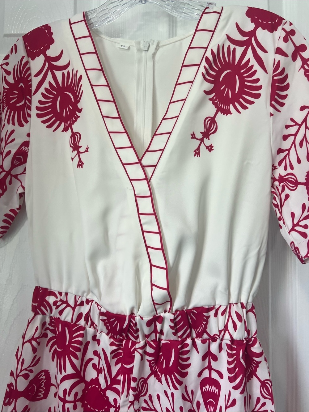 White and Fuchsia Floral V-Neck Short Dress Perfect condition!!! - Picture 3 of 5